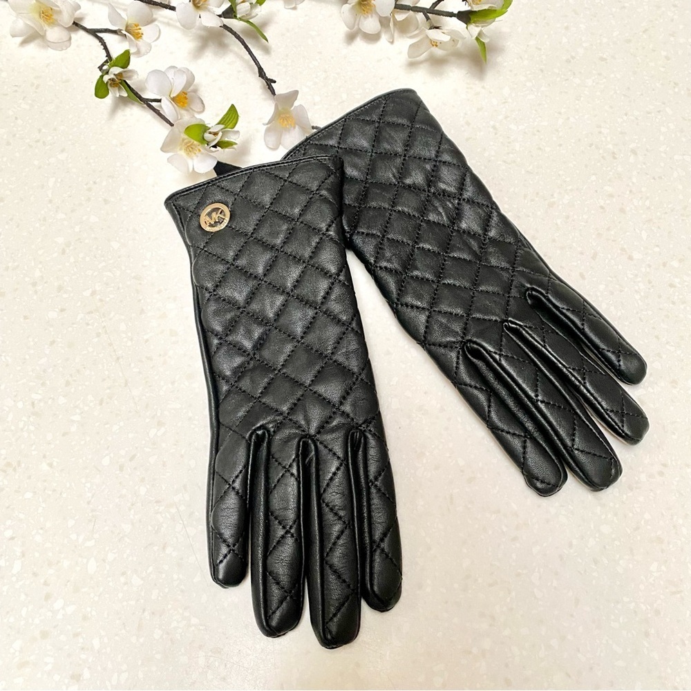 New Michael Kors Black Quilted Gloves